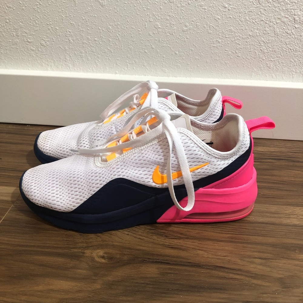 Womens multi-colored Nike tennis shoes size 8